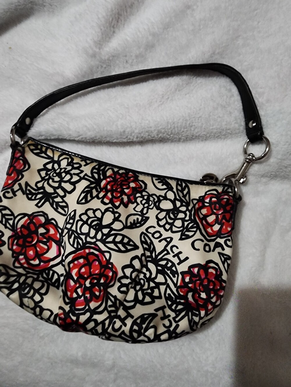 Coach Poppy Small Shoulder Bag - Picture 3 of 7